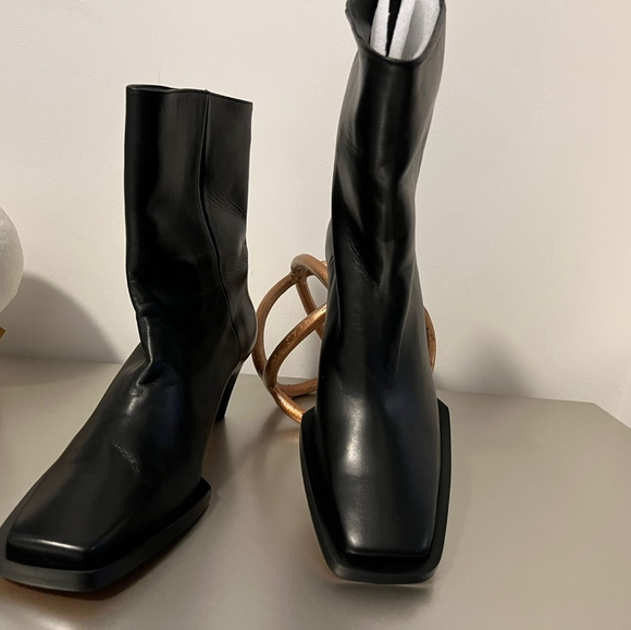 New Frame Le Brooklyn Leather Booties - Picture 7 of 7